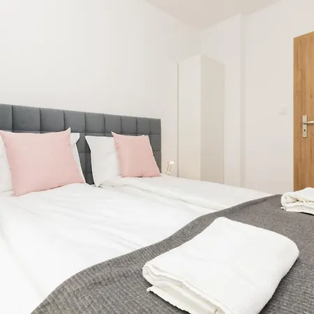 Srodmiescie Marina With Parking By Renters Appartement *