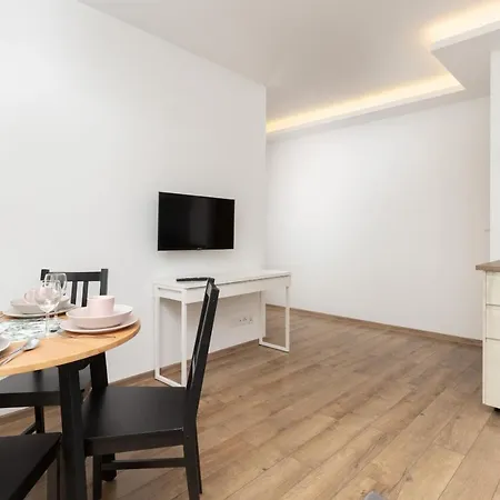 Srodmiescie Marina With Parking By Renters 公寓